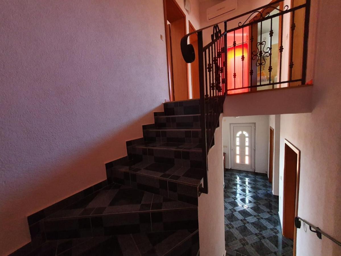 Apartments Topalovic Kostrena Exterior foto