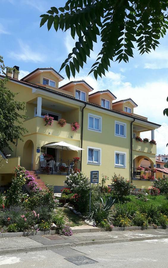 Apartments Topalovic Kostrena Exterior foto